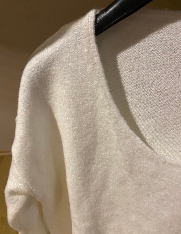 Beyaz V Yakalı Örgü Kadın Kazak - Görsel 2