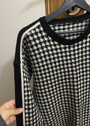 Siyah Kazayağı Desenli Kazak - Görsel 2