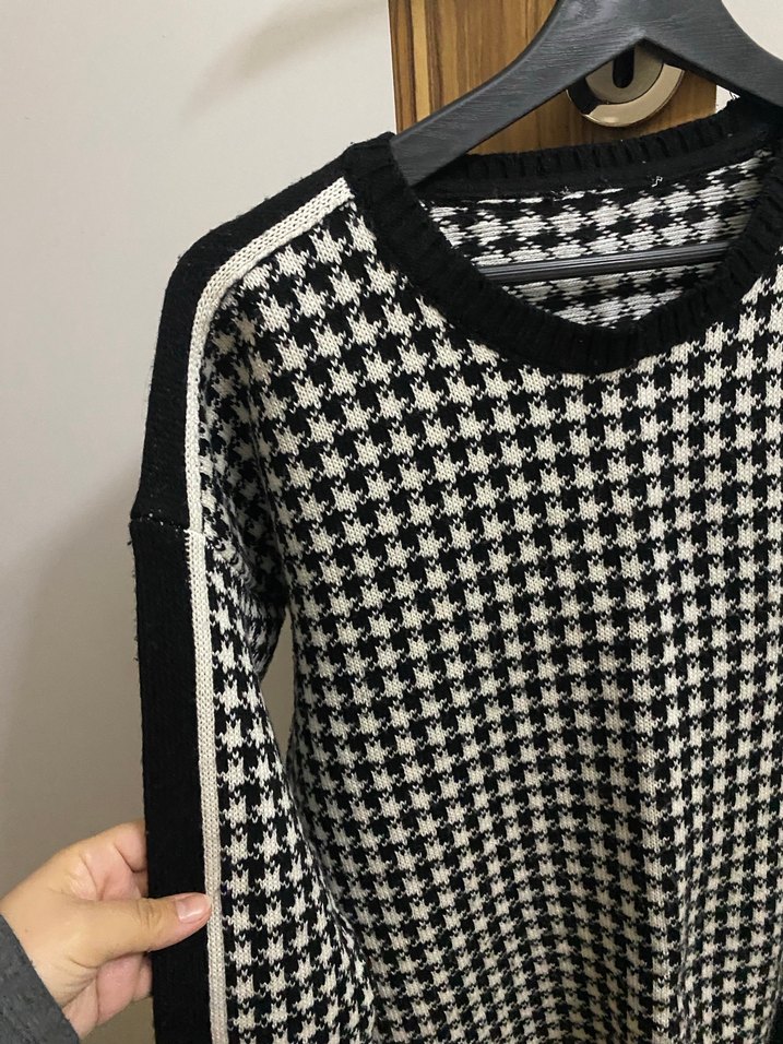 Siyah Kazayağı Desenli Kazak - Görsel 2