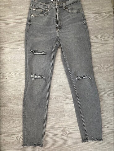 Zara pantolon bir kaç defa kullanıldı