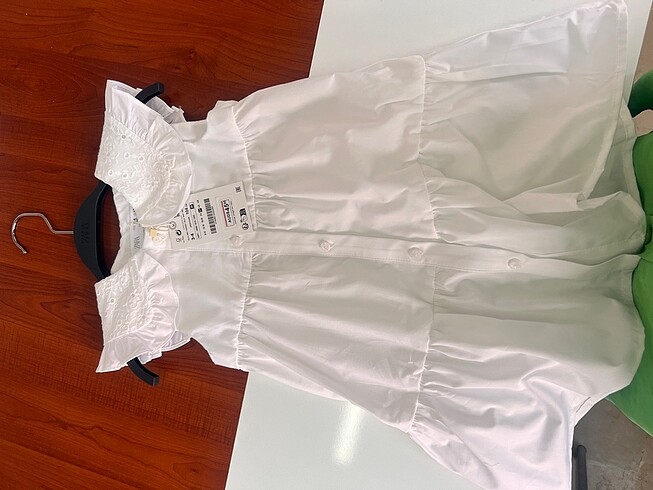 5 Yaş Beden beyaz Renk Zara işlemeli yakalı katlı elbise