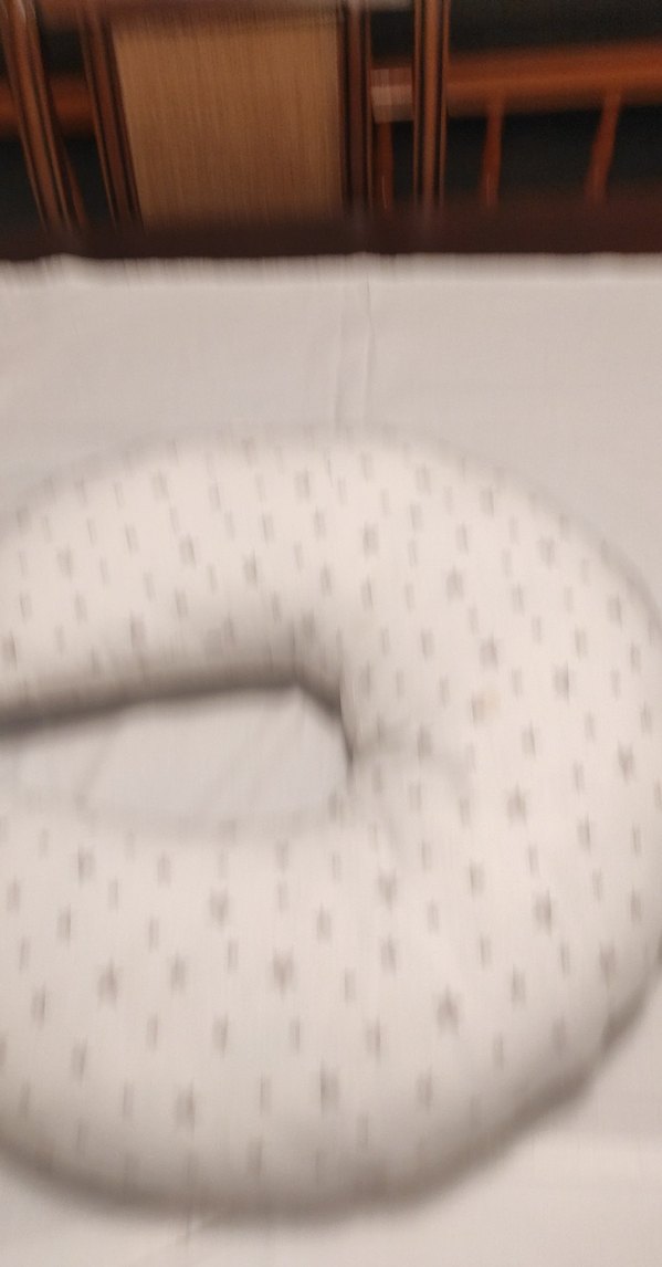 Gri Yıldız Desenli Beyaz Emzirme ve Hamilelik Yastığı - Görsel 2