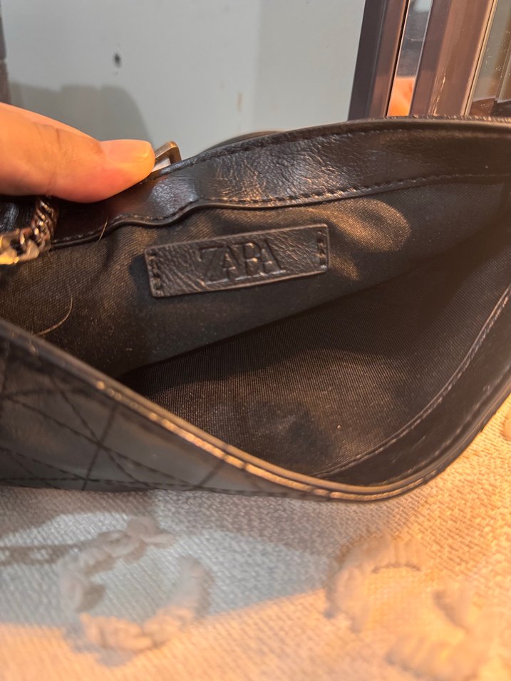 Kemer Detaylı Siyah Yılan Desenli Deri Kadın Çanta - Görsel 3