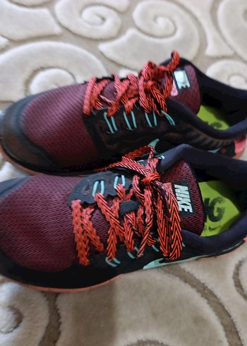 37 Beden Nike Çok Renkli Kadın Spor Ayakkabısı