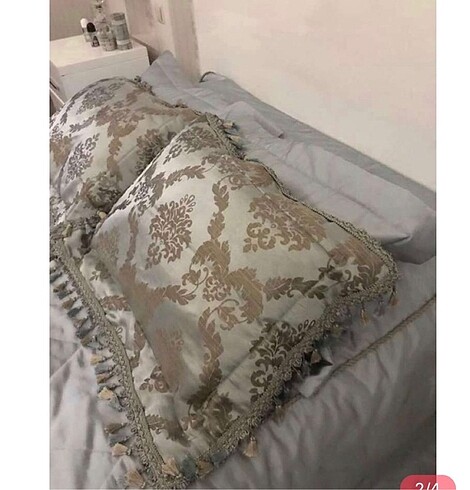Diğer Saten astarlı yatak örtüsü