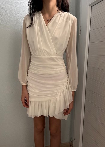 V Yaka Drapeli Beyaz Midi Elbise - Görsel 2