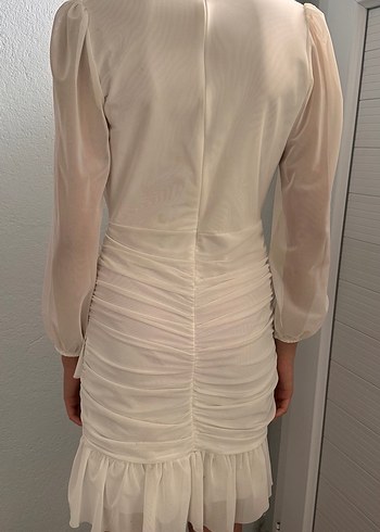 V Yaka Drapeli Beyaz Midi Elbise - Görsel 4