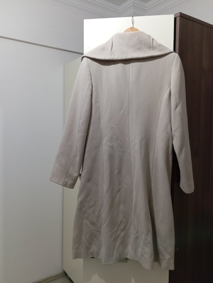 Bej Düğmeli Uzun Kadın Kaban - Görsel 2