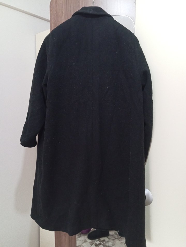 Düğmeli Siyah Midi Kadın Kaban - Görsel 2