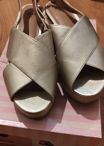 37 Beden ten rengi Renk HM Bej Deri Dolgu Topuklu Kadın Sandalet