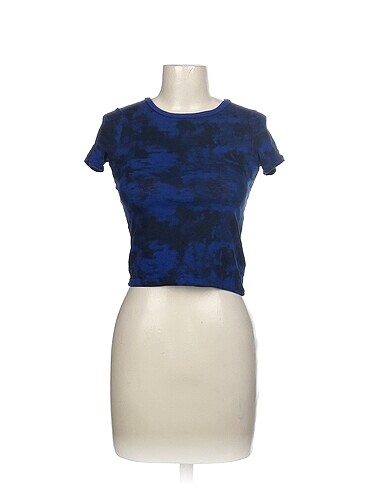 H&M T-shirt %70 İndirimli.