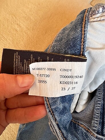 27 Beden mavi Renk Mavi jean