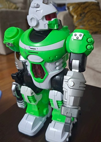 Renkli Yeşil Robot Aksiyon Figürü