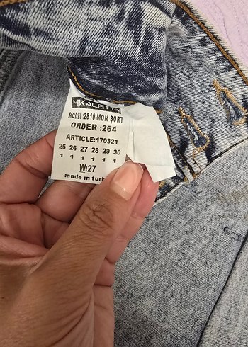 Düğmeli Bağlama Desenli Mini Kadın Kot Şort - Görsel 2