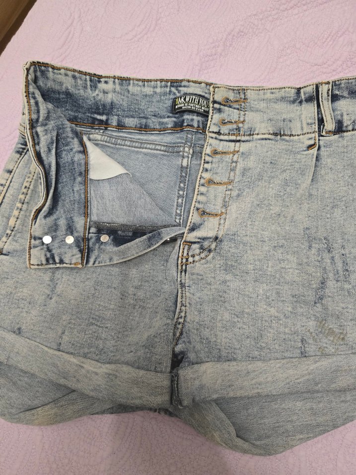 Düğmeli Bağlama Desenli Mini Kadın Kot Şort - Görsel 3