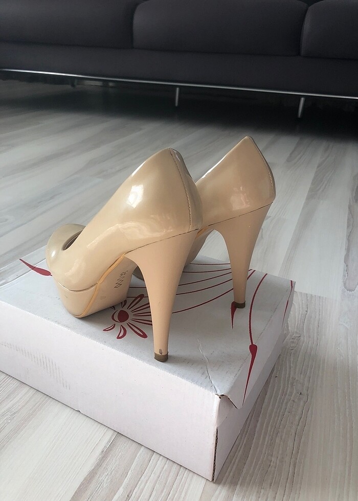Topuklu ayakkabı - Görsel 2
