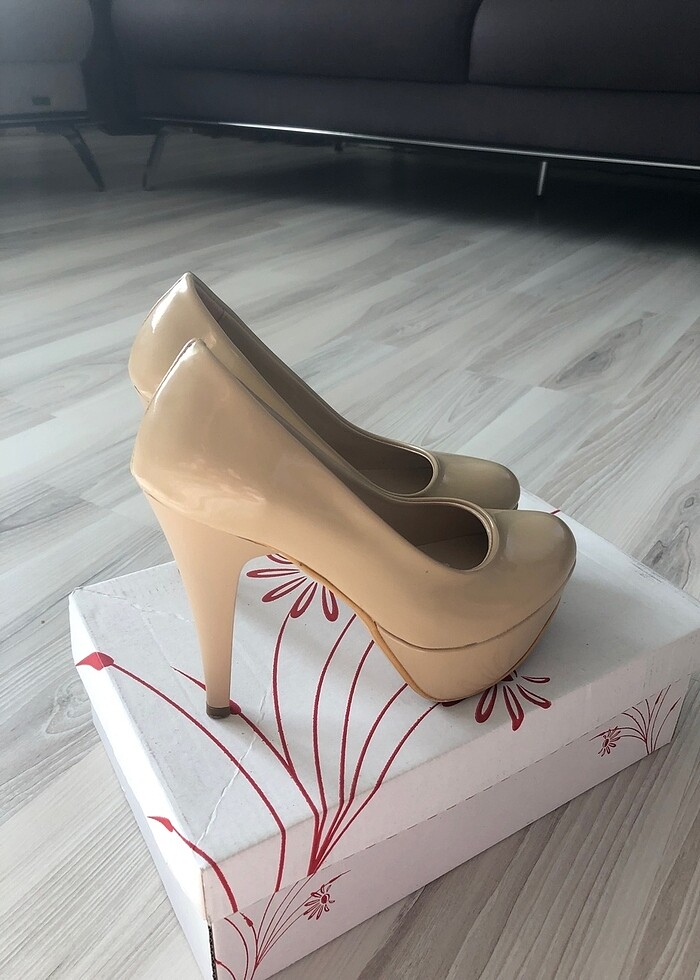 Topuklu ayakkabı - Görsel 4
