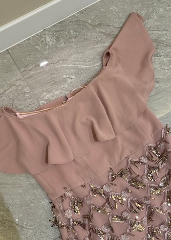 Pembe Mini Nakışlı Fırfırlı Abiye Elbise - Görsel 3