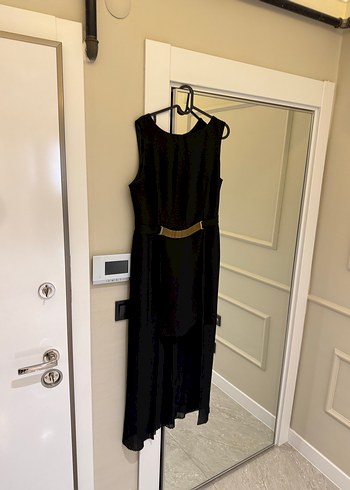 Siyah V Yakalı Kemerli Uzun Elbise - Görsel 2