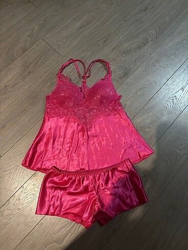 Saten pijama takımı - Görsel 2