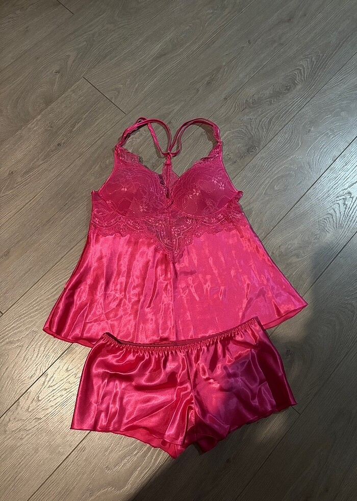 Saten pijama takımı - Görsel 2