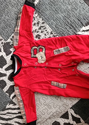 Düğmeli Nakışlı Kırmızı Bebek Tulumu - Görsel 2