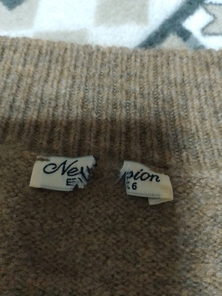 Bej V Yakalı Kadın Triko Kazak - Görsel 5