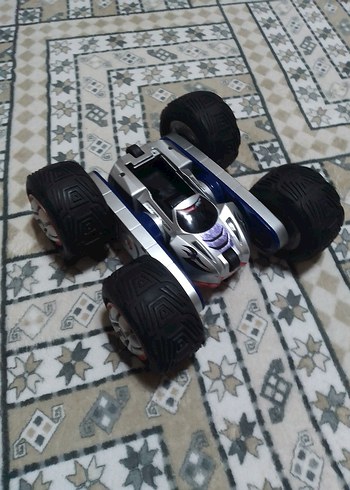 Gri Oyuncak Araba Büyük Tekerlekli