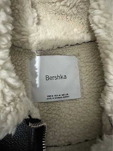 m Beden siyah Renk Bershka Ceket