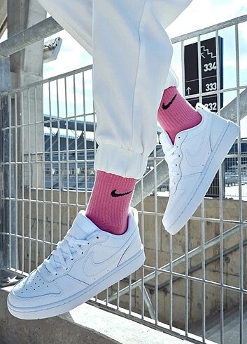 36 Beden beyaz Renk Nike court model kadın ayakkabı kampanyali
