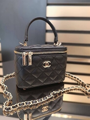 Chanel Kol Çantası 2025