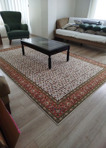 Klasik Desenli Kahverengi Halı