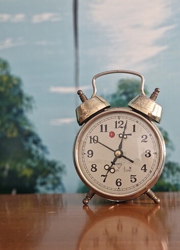 Beden Vintage Kurmalı Çalar Saat
