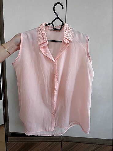 Pembe gömlek
