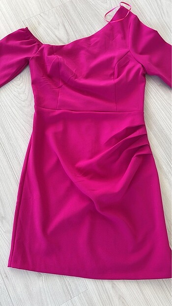 Pembe elbise ????