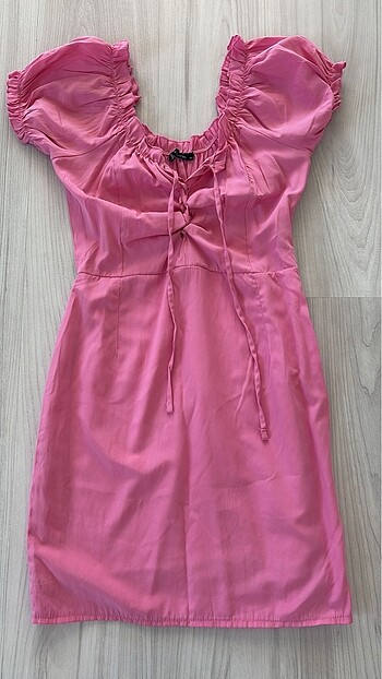 Pembe elbise ????