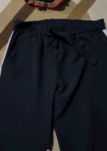 Siyah Beyaz Yan Şeritli Kadın Kumaş Pantolon - Görsel 2