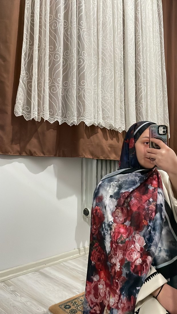 Çiçek Desenli Çok Renkli Kadın Şal - Görsel 3