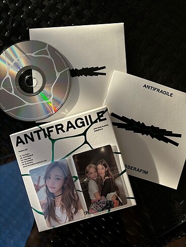 Le Sserafim Antifragile Compact Yunjin Vers
