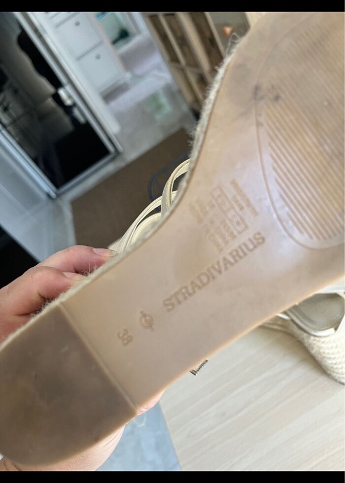 Stradivarius hasır zımbalı - Görsel 3