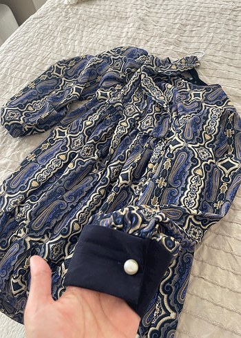 Desenli mavi elbise - Görsel 4