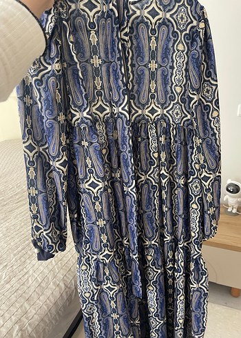 Desenli mavi elbise - Görsel 3