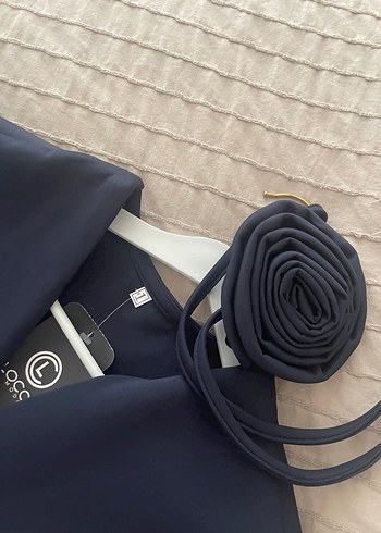 Velden bağlamalı gül detayli scuba elbise - Görsel 4