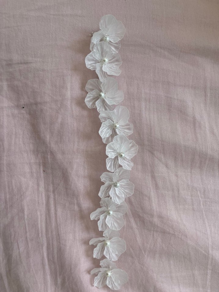 Beyaz Çiçekli Saç Aksesuarı - Görsel 4