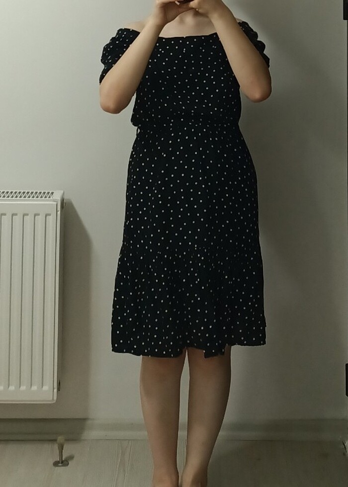 Puantiyeli beyaz benekli siyah elbise - Görsel 2