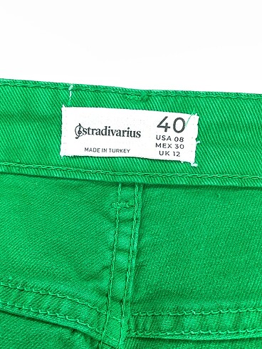 40 Beden yeşil Renk Stradivarius Jean / Kot %70 İndirimli.