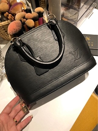 Lv Alma model çanta