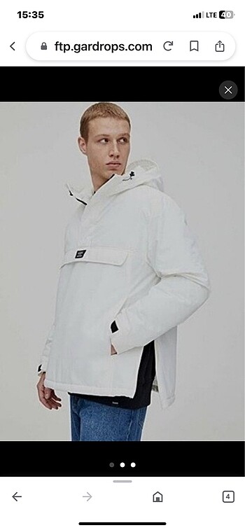 Pull And Bear Mont