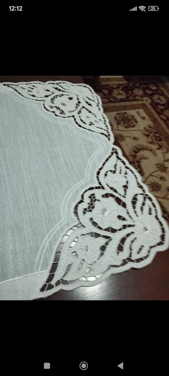 Nakışlı Beyaz Gri Masa Örtüsü - Görsel 3