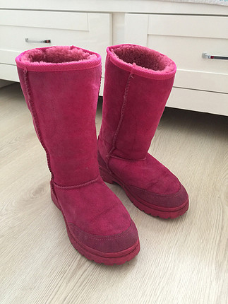 Ugg pembe